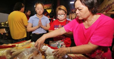 经济欠佳医饱肚更重要 惊蛰日打小人不旺场