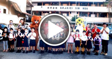 芙蓉新华小学迎新日 青蛙小熊玩偶迎新生