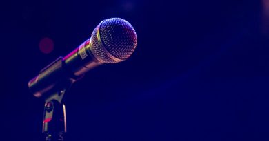 何书卫“游戏人声” 分享诗歌朗诵与演讲技巧