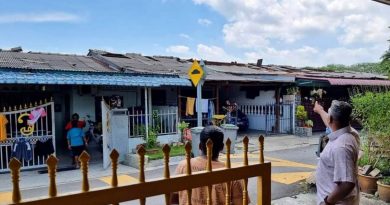 狂风袭文丁花园 20住家屋顶锌片掀飞