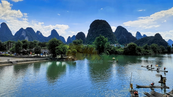 颜志强制定的中国桂林6天旅游团有安排洗肾治疗，让肾病患者能安心游玩，观赏国外优美的景点。