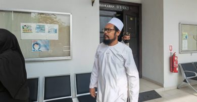 私藏花豹顾家畜 牧羊人被控两罪