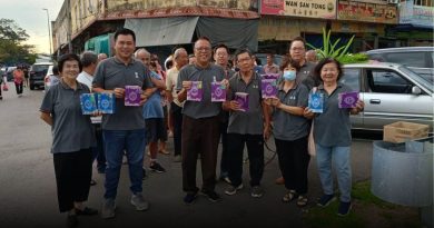 马口善缘助念团 派300个月饼结善缘