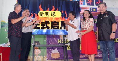 芭蕾新村华小提升礼堂 陆兆福允拨款