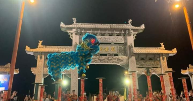 志元堂庆中秋吸引逾千人 舞狮烟花提灯歌舞 闹翻天