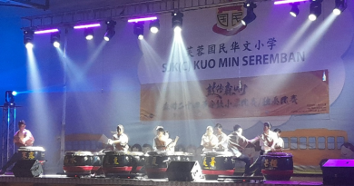 华小二十四节令鼓队百花齐放 小鼓手努力“鼓传森响”