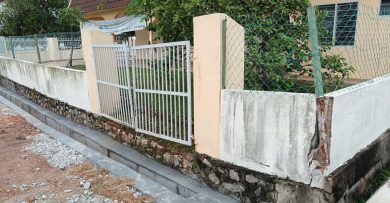 建沟工程被指造成围墙裂 老翁苦等月余未获维修