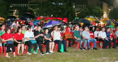 雨神回府 民众热情支持 爱花城嘉年华顺利举行