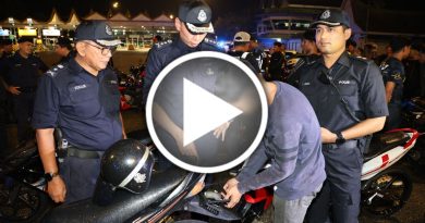 为吃Roti John骑摩哆跨州 警取缔17岁男揭7中罚单
