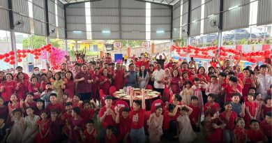 鼓励各族用语言搭建交流桥梁 嘉拉鲁丁：我也想学华语  与华人更贴近