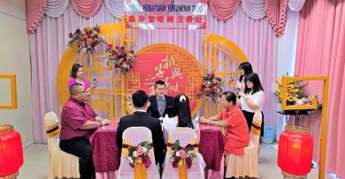 迎接中国情人节 2对新人共结连理
