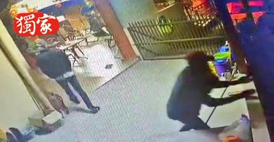 森州人头条 ｜只带走8令吉、金纸和鞭炮 3贼爆窃神庙 偷了个寂寞？！