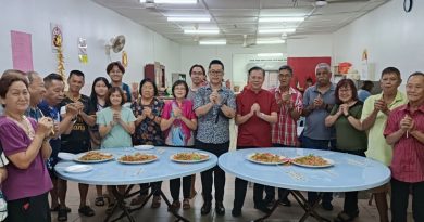 叶耀荣：弘扬传统节日 新春团拜凝聚居民力量