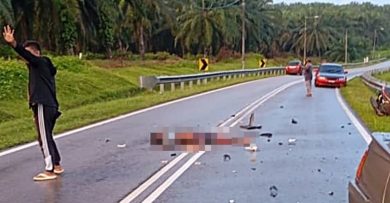 摩哆失控猛撞迎面轿车 无牌青年当场身亡