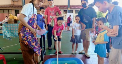 幼儿嘉年华适逢父亲节 一家人参与 好温馨