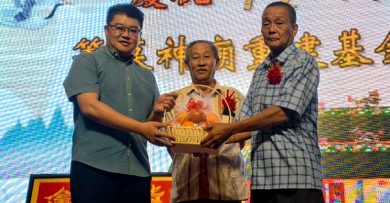 波德申市议会 10月巴士总站设柜台
