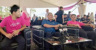 网民酸带人欧洲考察 森大臣反呛：可举报我