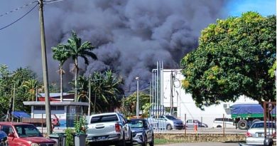 屋子着火全烧毁 1客货车殃及无人伤亡