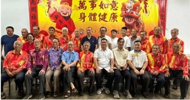 中国侨商访马口 高效助寻亲感动全场