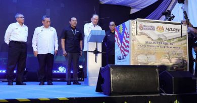 安华：国旗必须受尊重 不应成煽动种族紧张藉口