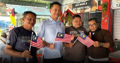 马口区派发2500面国旗迎国庆 张聒翔：国民爱国精神不容质疑　