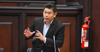 森州议会｜朱建华：倒挂国旗属无心之失 勿质疑爱国情操