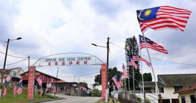 森州人头条｜风波中热情不减 新村打起十二分精神挂国旗