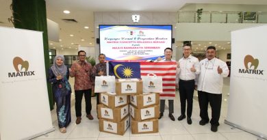 金群利点燃森州国庆月 派5000国旗 81单位受惠
