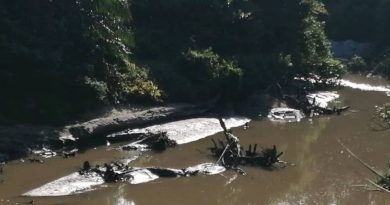 庇劳麻坡河变“黑河” 环境局：疑采砂所致