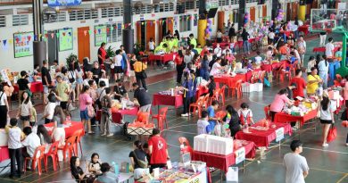 振小爱心义卖突破10万 超标大丰收全校振奋