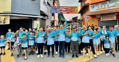 五炬同燃照亮传承之路 马口启小火炬行掀校庆高潮