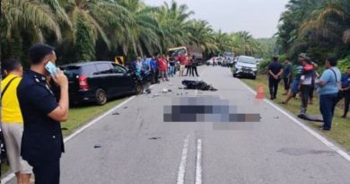 拐弯失控冲入反向车道 摩哆休旅车相撞骑士亡